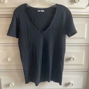 Zara v-neck (free with any bundle)